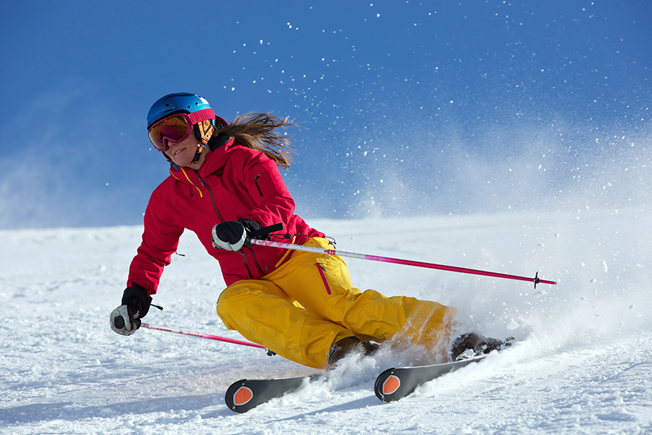 КАТАНИЕ НА ЛЫЖАХ НА ОТКРЫТОМ ВОЗДУХЕ